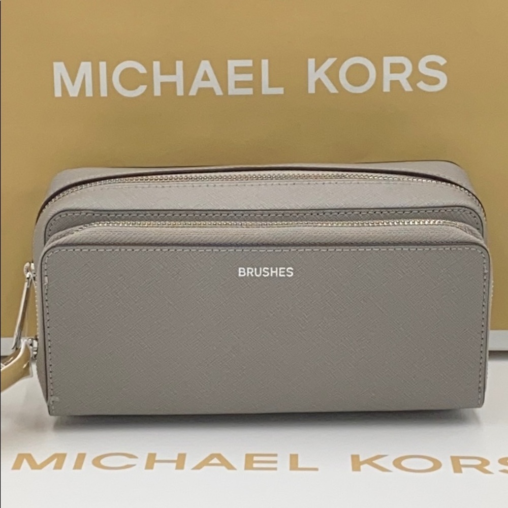 Michael Kors Large Double Travel Pouch Pearl Grey - Picture 3 of 16